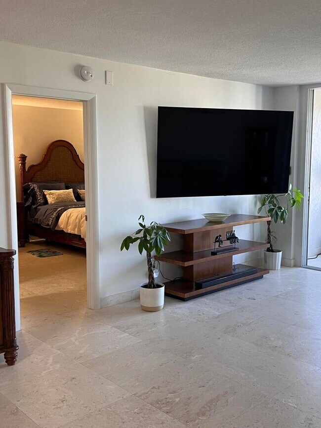 Building Photo - 1629 Riverview Rd