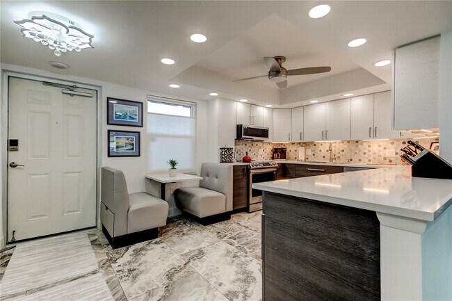 Building Photo - 5200 Brittany Dr S