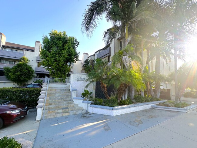 Building Photo - 20253 Keswick St