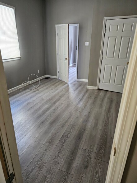 Building Photo - 2615 S Johnson St