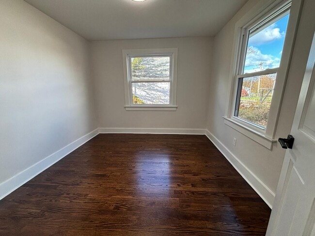 Building Photo - 2 Scofield Pl