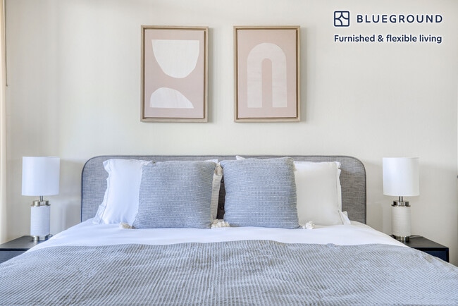 Building Photo - 1850 Sand Hill Rd