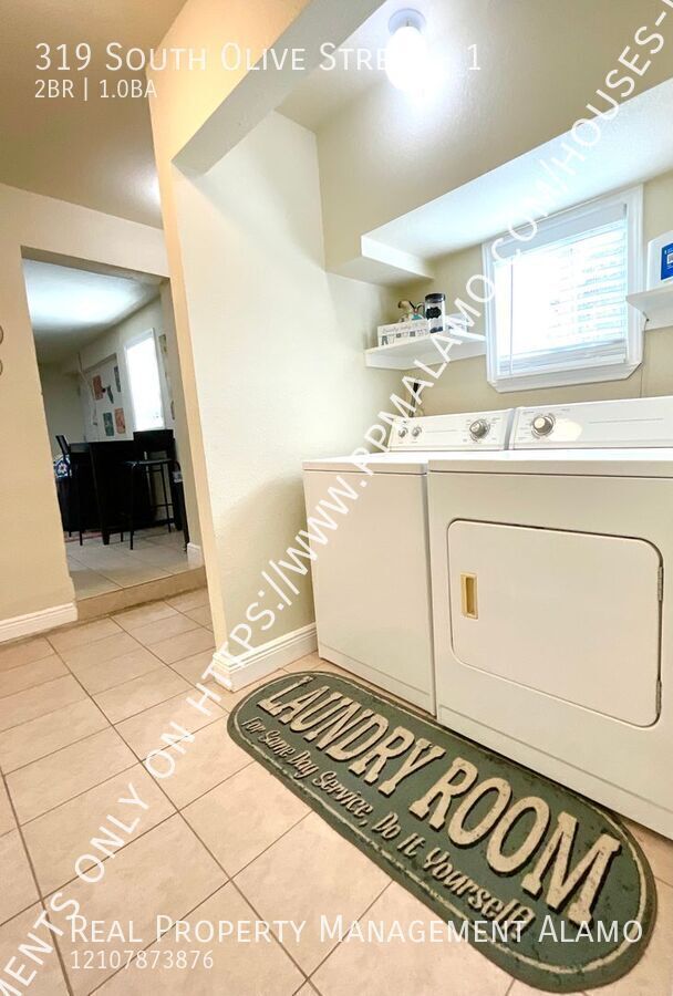 Building Photo - 319 S Olive St