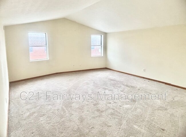 Building Photo - 40 Race St