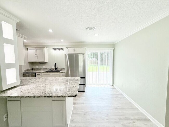 Building Photo - 4993 Mayo Cir