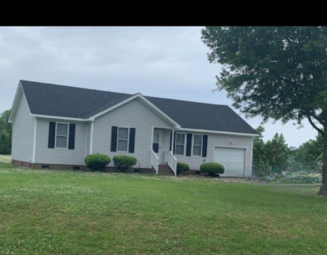 Primary Photo - Great Location for VA Commuter/ Camden Cou...