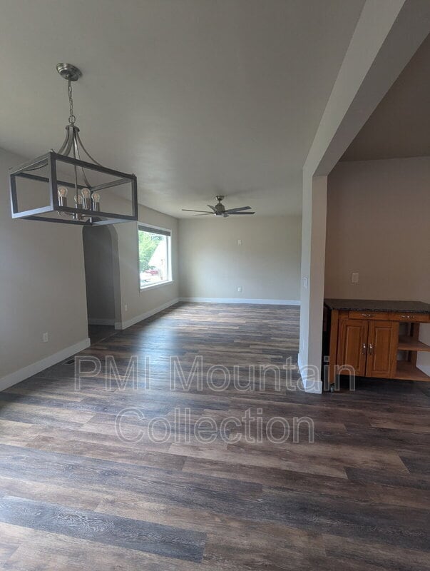 Building Photo - 249 S 400 E