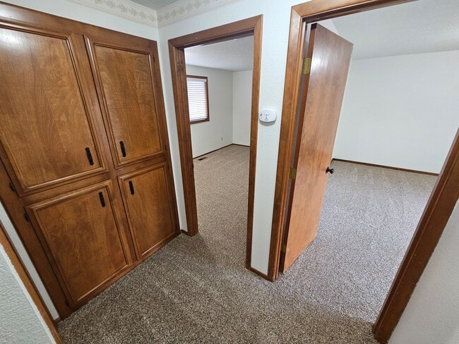 Building Photo - 855 Fran St SE