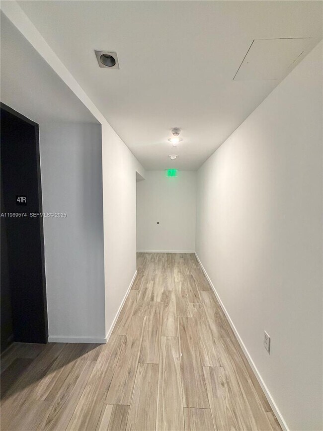 Building Photo - 801 S Miami Ave