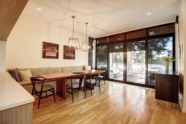 Building Photo - Luxury Living in the heart of Platte Park, 5bds, 4bas - Custom Finishes around every corner