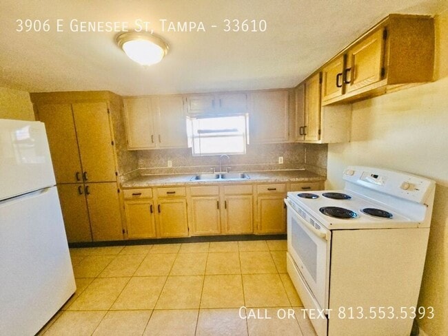 Building Photo - 3906 E Genesee St