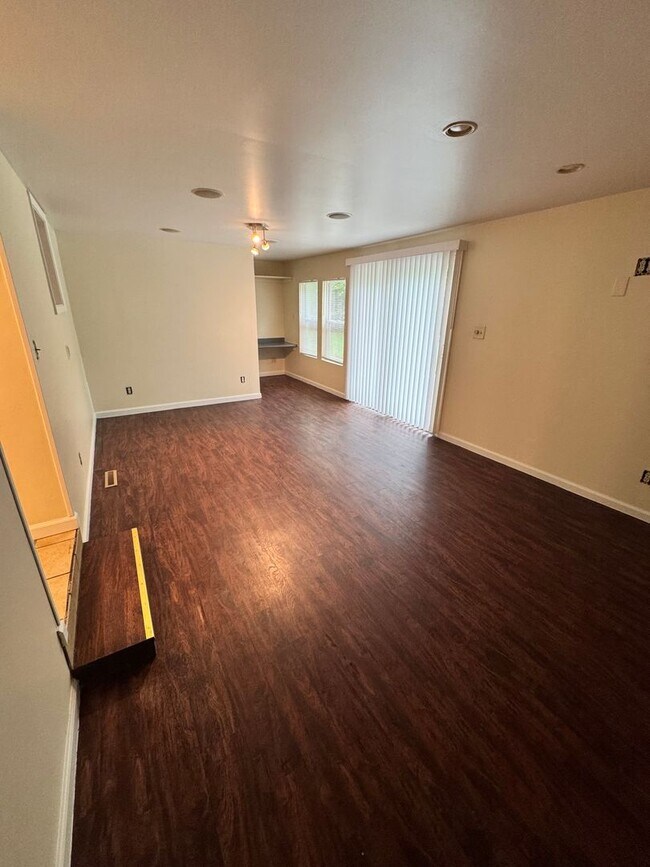 Building Photo - 4409 Sunnybrook Dr