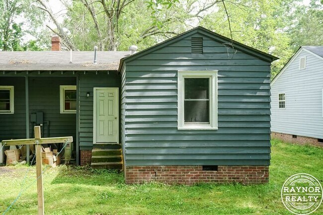 Building Photo - 617-619 Midway St