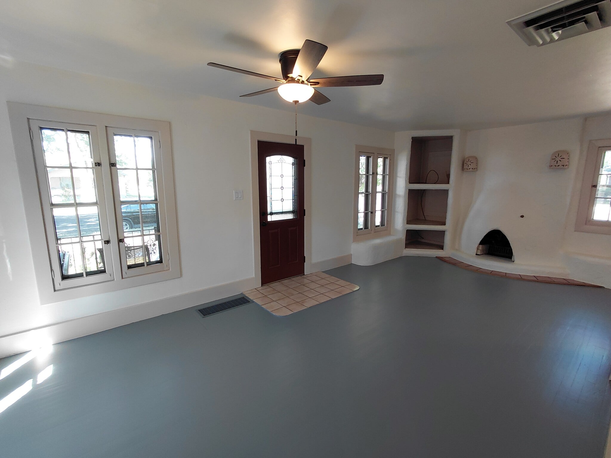 Building Photo - 600 W Orman Ave