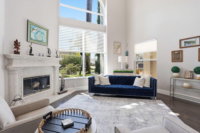 Building Photo - 375 SW 16th St