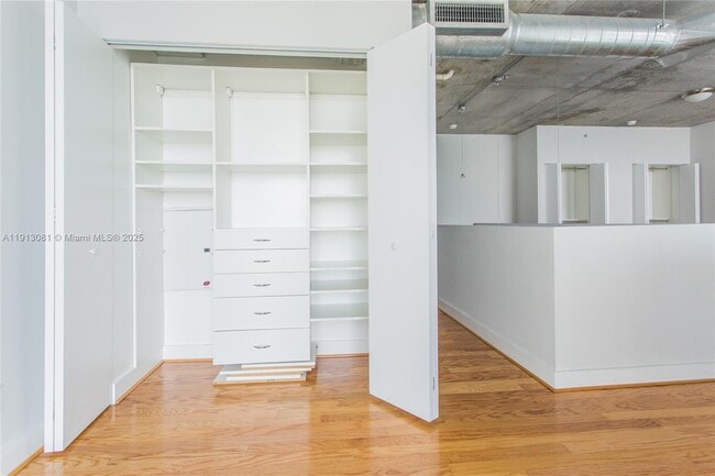 Building Photo - 690 SW 1st Ct