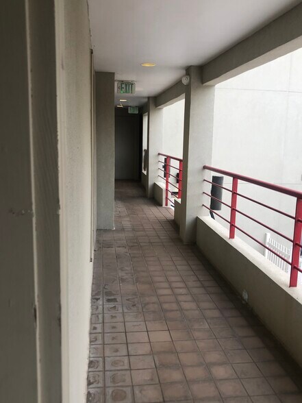 Building Photo - 2 E Wheeling St