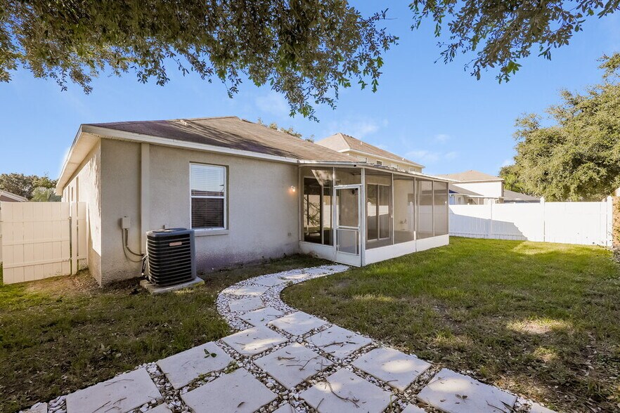 Building Photo - 1231 Loretto Cir