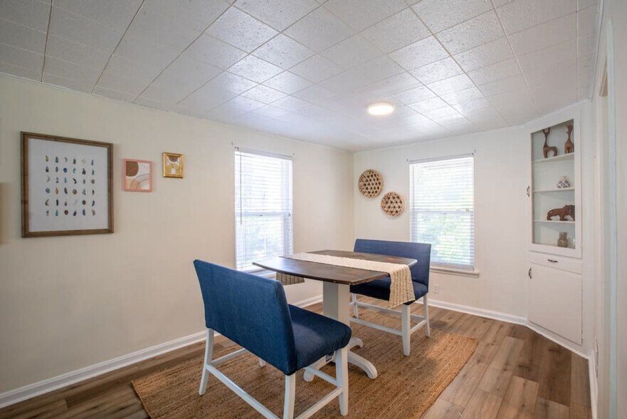 Building Photo - 237 N Center St