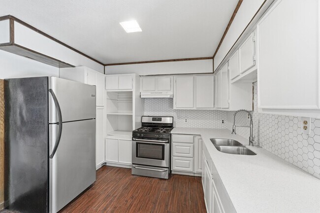Building Photo - 5326 Wenda St