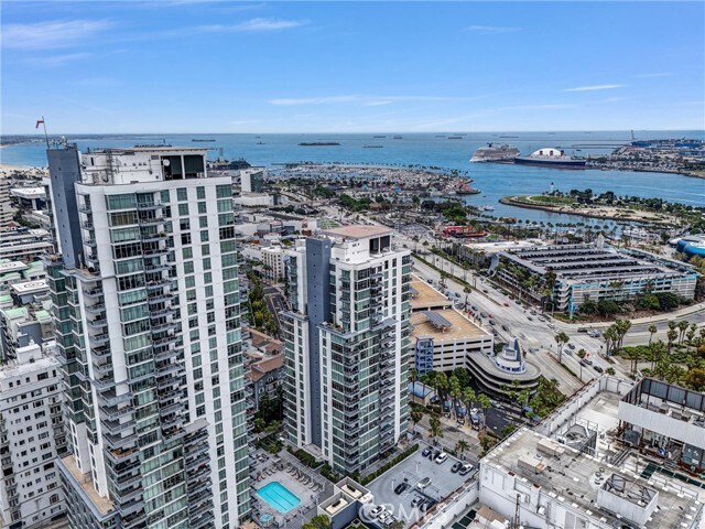 Building Photo - 411 W Seaside Way