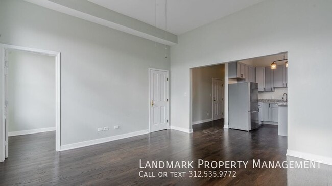 Building Photo - 1926 S Canalport-Unit 2F