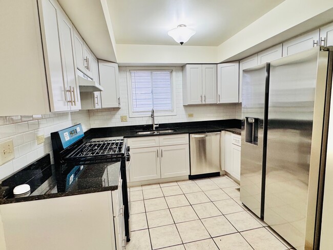 Building Photo - 1285 Haverhill Cir