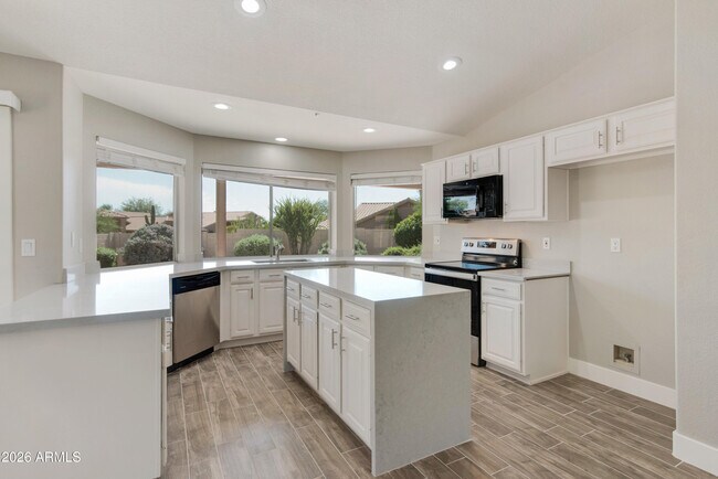 Building Photo - 9295 E Rockwood Dr