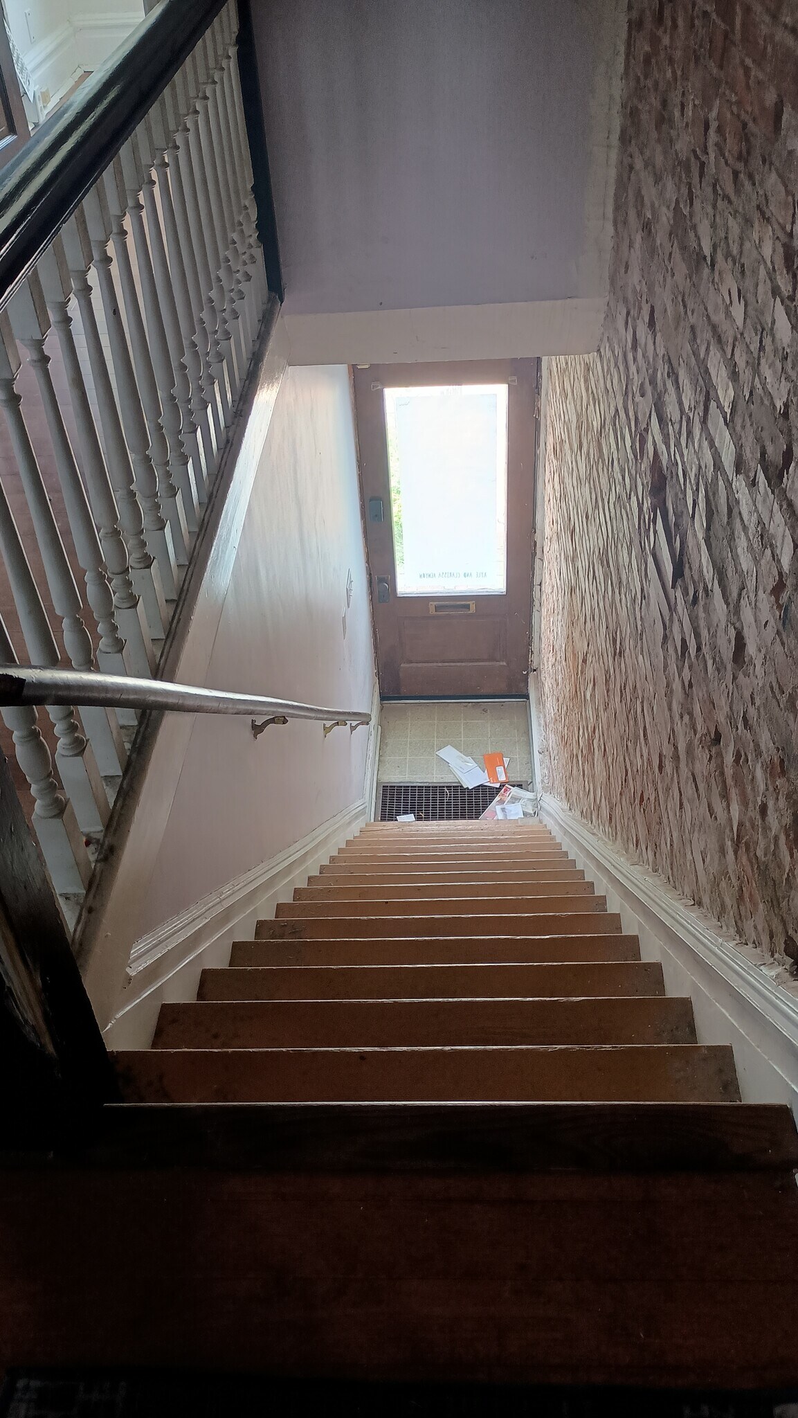 Front stairwell entrance - 4386 Chouteau Ave
