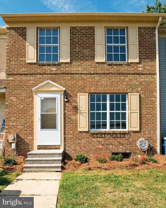 Primary Photo - 307 Meeting House Ln