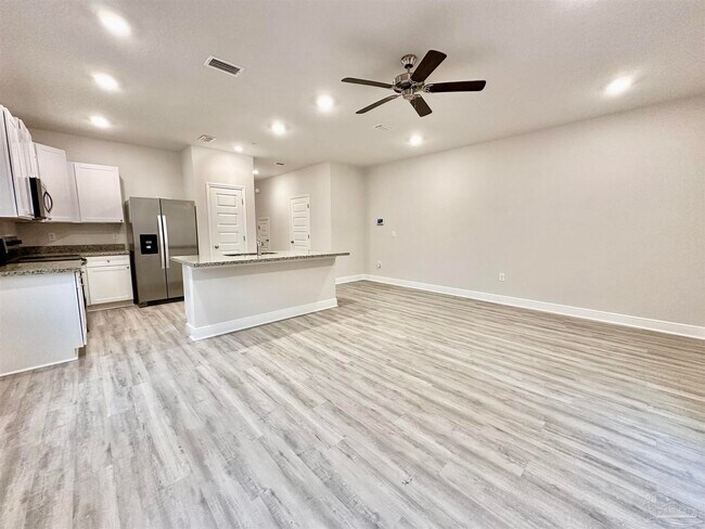 Building Photo - 8630 Meadow Flower Ln