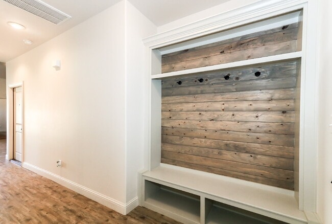 Building Photo - Half off first full month's rent/New Cooper Meadows Subdivision!