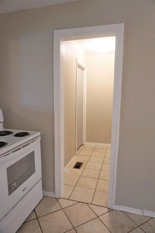 Building Photo - 3 Bed 2 Bath 1 Car Garage -The Village NW OKC