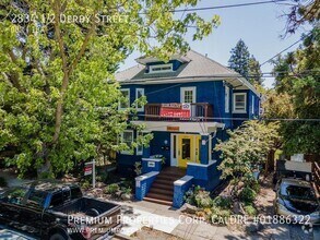 Building Photo - 2834 1/2 Derby Street-