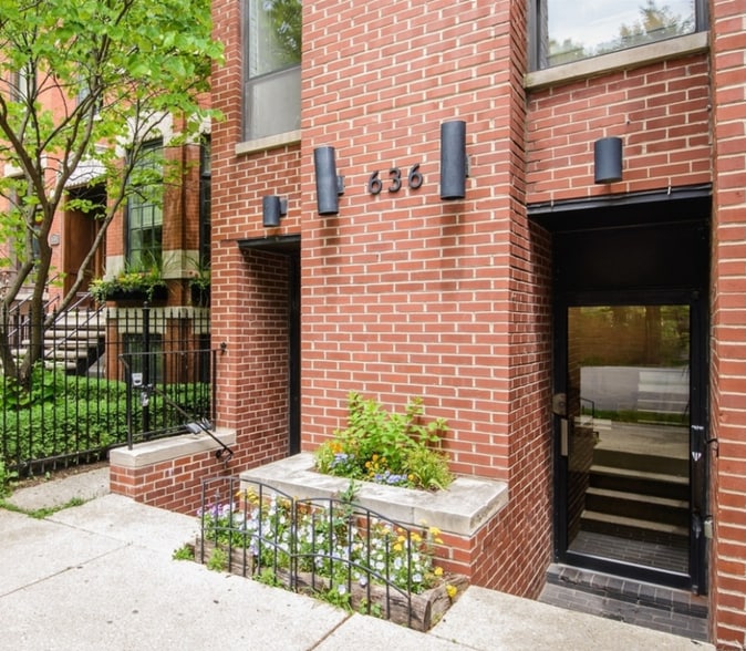 Building Photo - 636 W Webster Ave