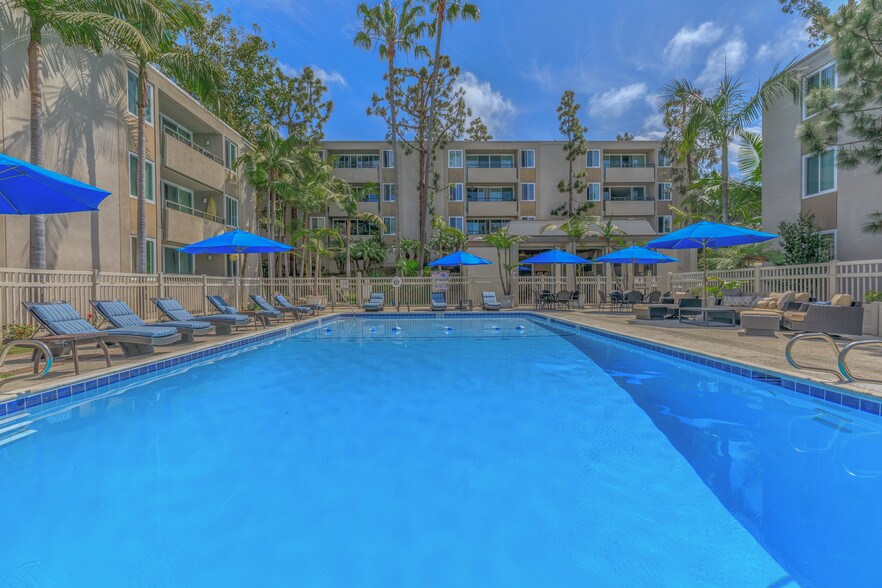 Los Arboles Apartments Del Mar, CA Apartment Finder
