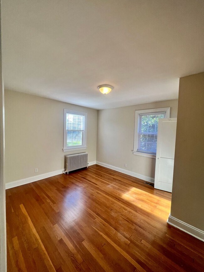 Building Photo - 4505 W Grace St