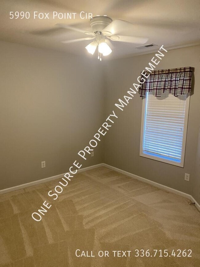 Building Photo - 5990 Fox Point Cir