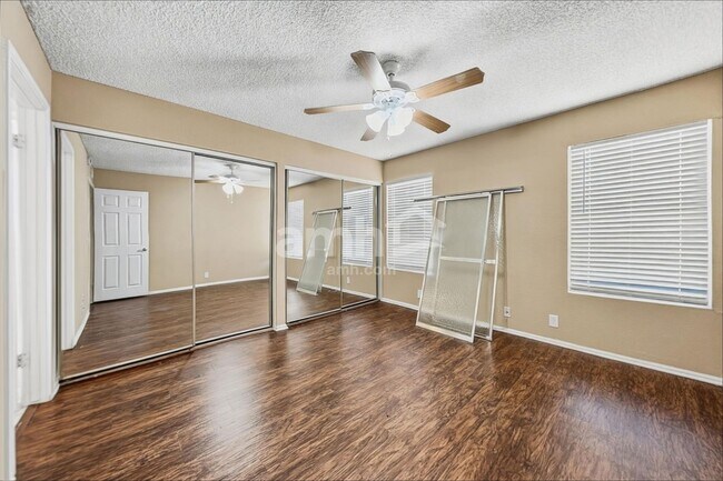 Building Photo - 5553 W Shangri-la Rd