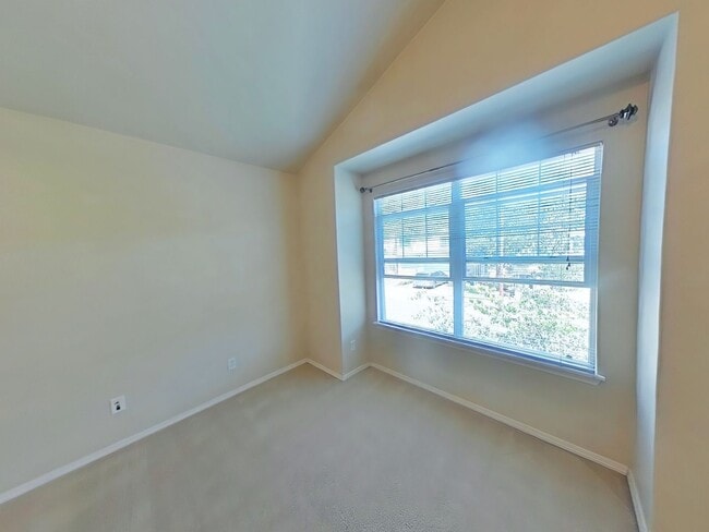 Building Photo - HOA ~ 3 Bedroom Townhouse ~ North Corvallis