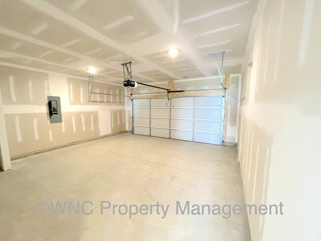 Building Photo - 12 Burdock Rd