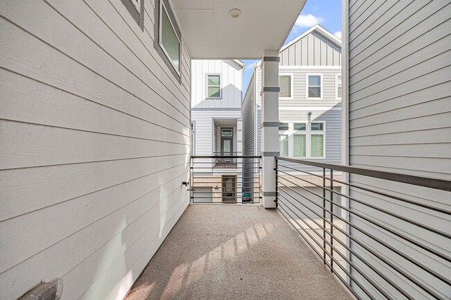 Building Photo - 622 Janisch Rd