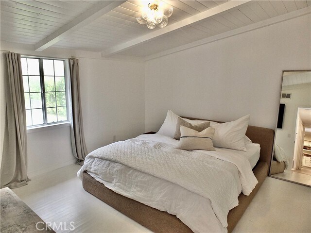 Building Photo - 220 Loyola Rd