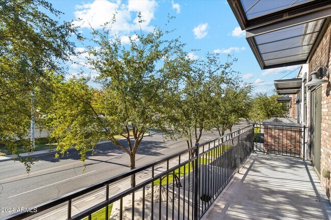 Building Photo - 240 W Missouri Ave