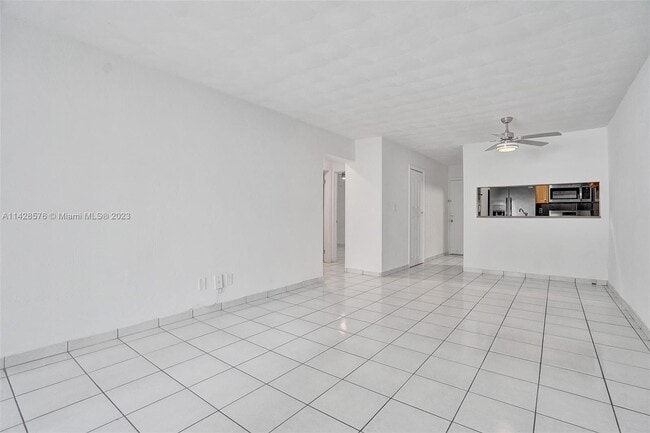 Building Photo - 505 NE 30th St