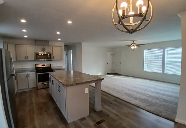 Building Photo - 37524 Sandstone Trl