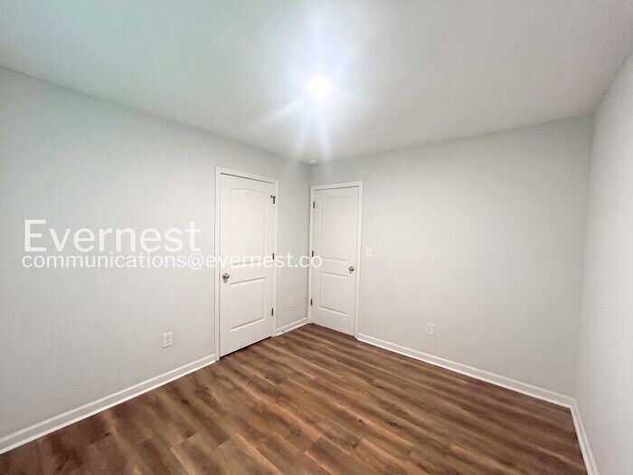 Building Photo - 5275 Hanover St