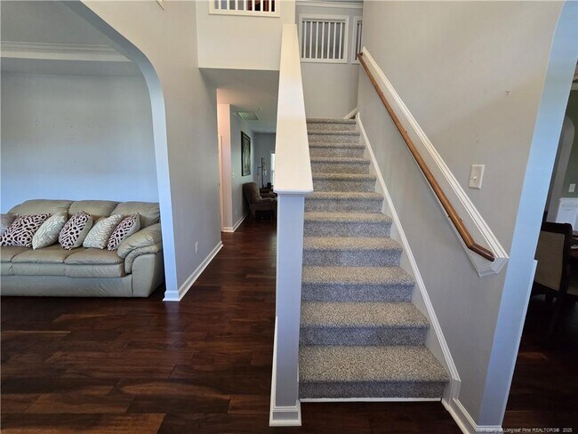 Building Photo - 410 Sedgefield Dr