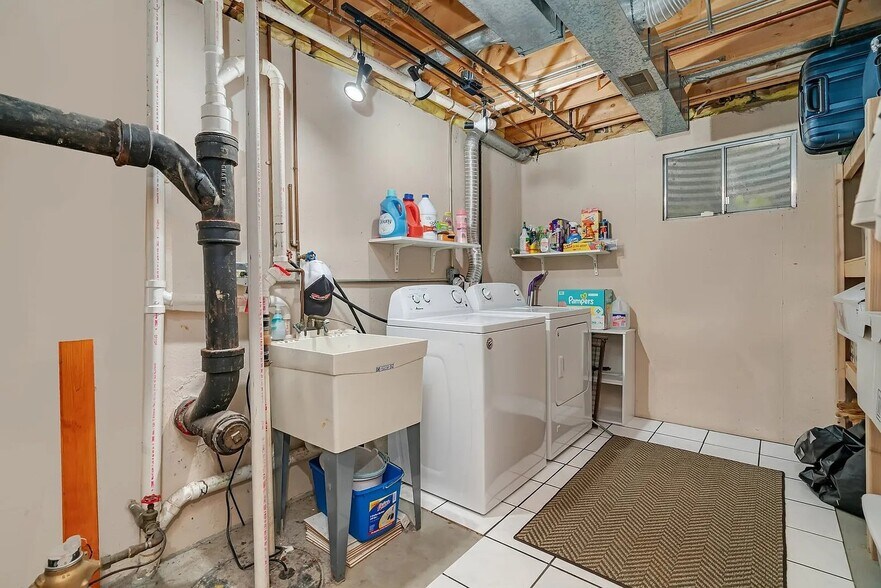 Building Photo - 3513 Harris Dr