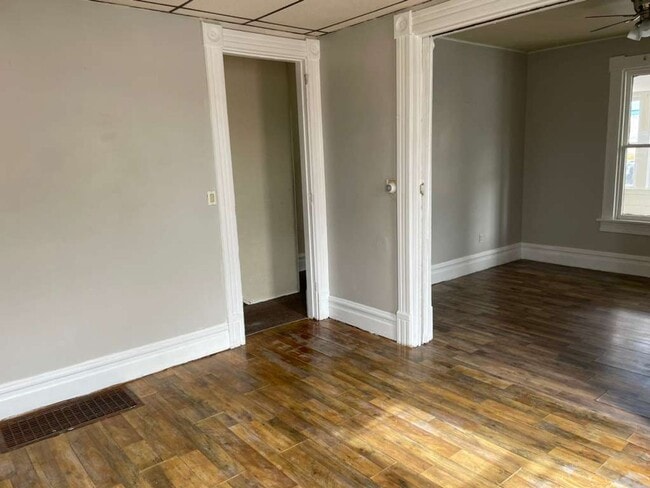 Building Photo - 436 Crawford Ave